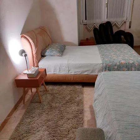 Stanza Il Melo In Fiore Habitación en casa particular *