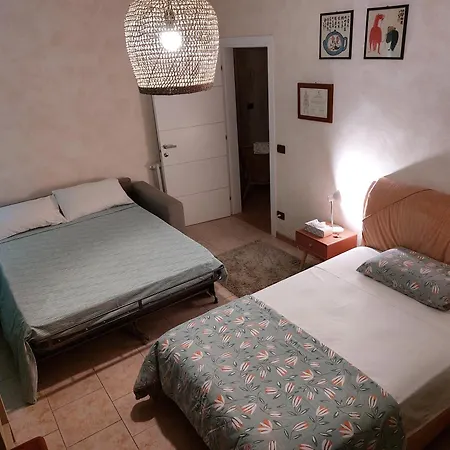 Stanza Il Melo In Fiore Séjour chez l'habitant Ferrare